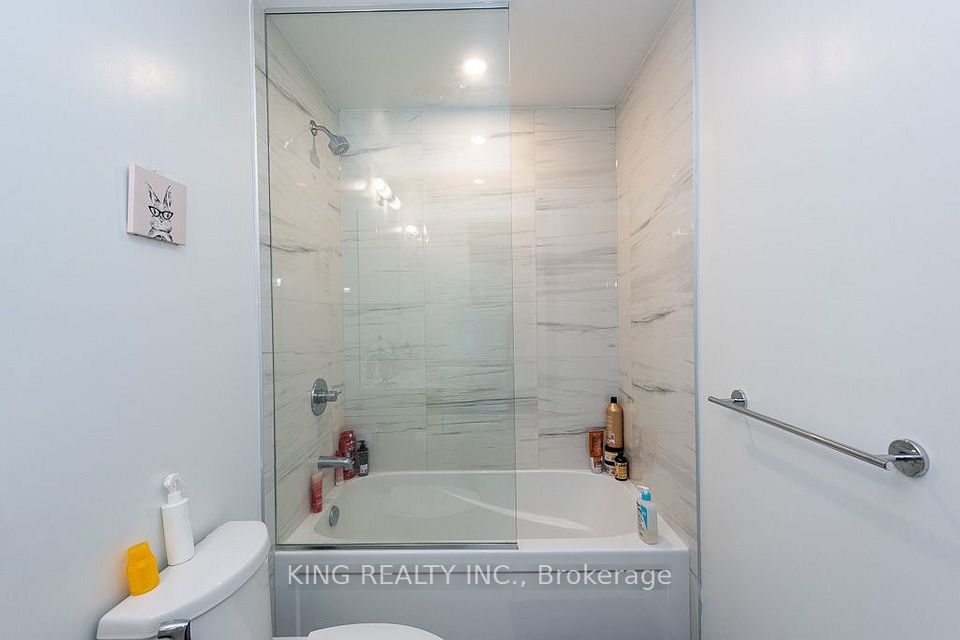 225 Commerce Street 6303, Vaughan, ON L4K 0P9 24