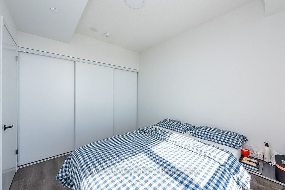 225 Commerce Street 6303, Vaughan, ON L4K 0P9 13