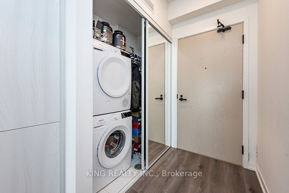225 Commerce Street 6303, Vaughan, ON L4K 0P9 17