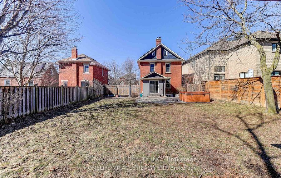 8243 Kipling Avenue, Vaughan, ON L4L 2A5 16