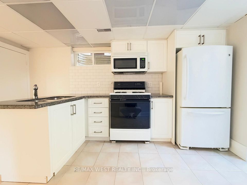 8243 Kipling Avenue, Vaughan, ON L4L 2A5 10
