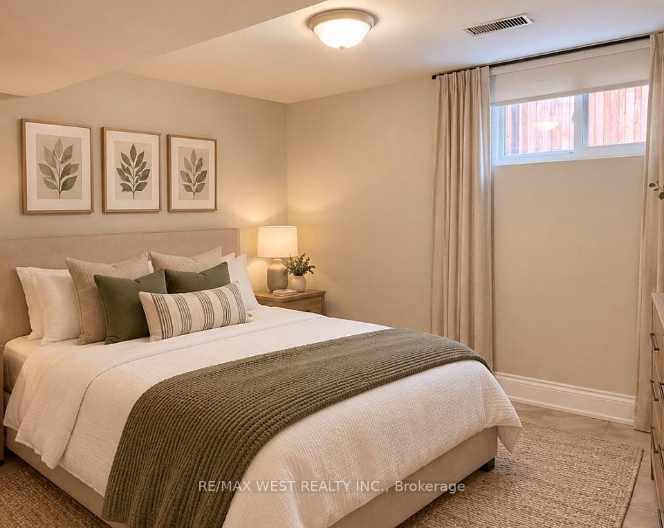 8243 Kipling Avenue, Vaughan, ON L4L 2A5 11
