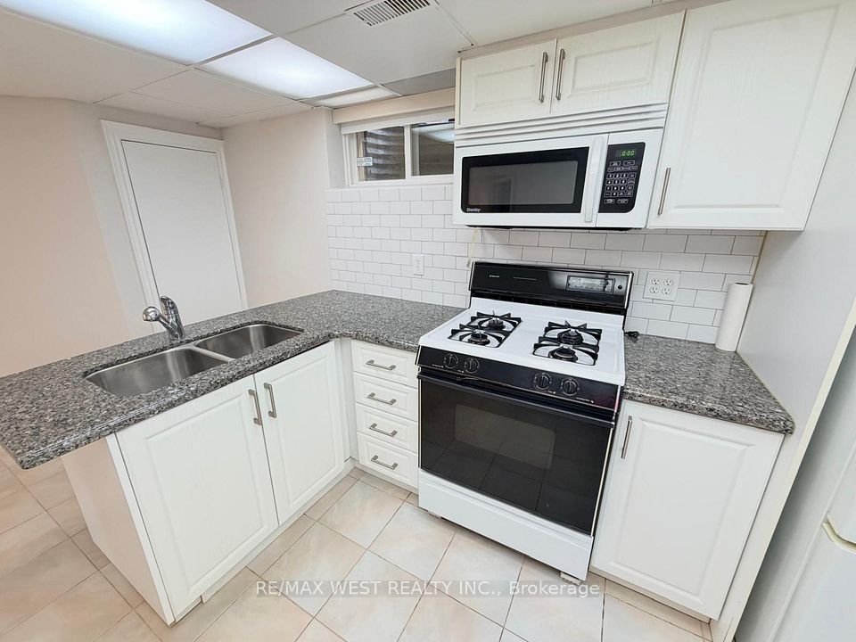 8243 Kipling Avenue, Vaughan, ON L4L 2A5 9