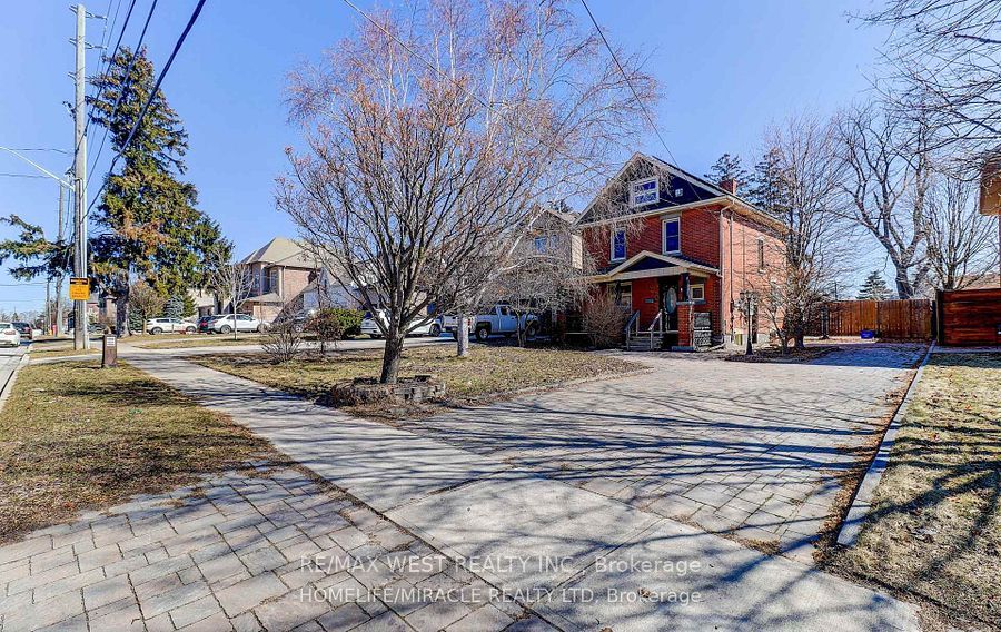 Detached at 8243 Kipling Avenue, Vaughan, ON L4L 2A5