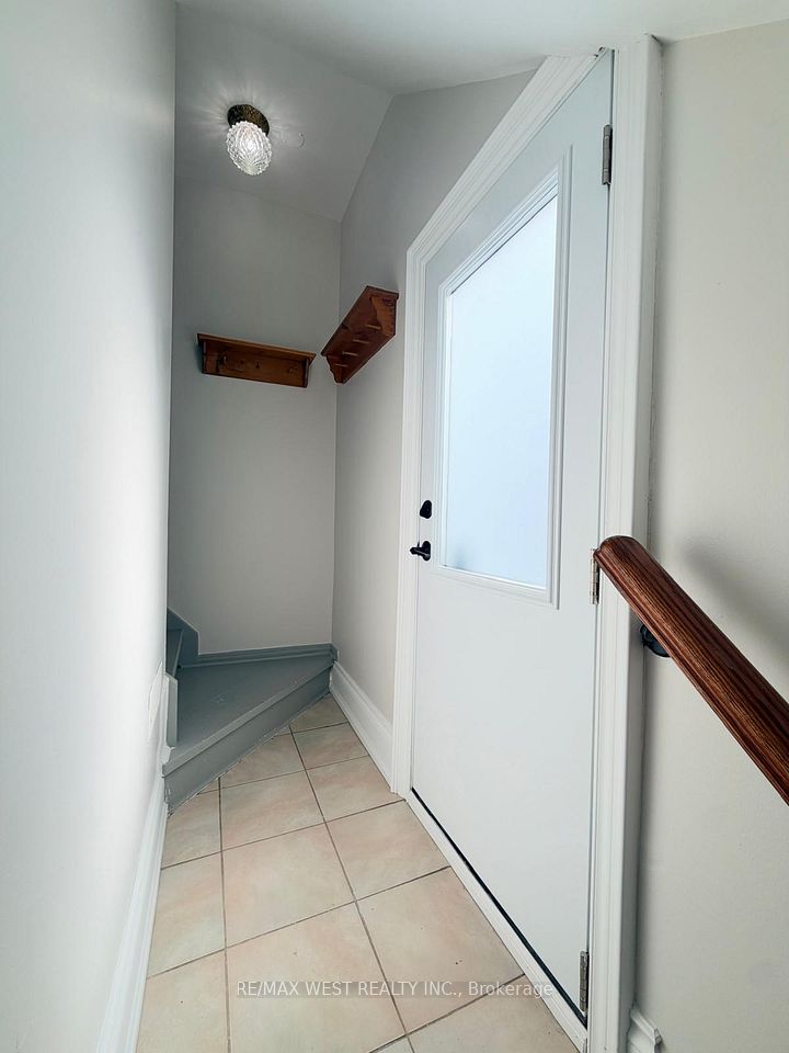 8243 Kipling Avenue, Vaughan, ON L4L 2A5 4