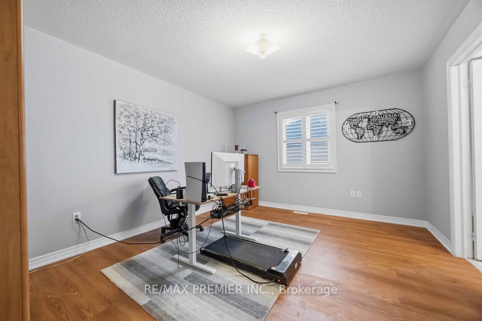 40 Ann Louise Crescent, Markham, ON L3S 0A8 23
