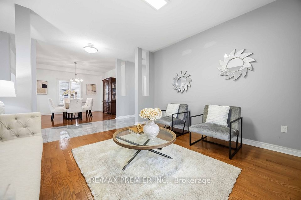 40 Ann Louise Crescent, Markham, ON L3S 0A8 5
