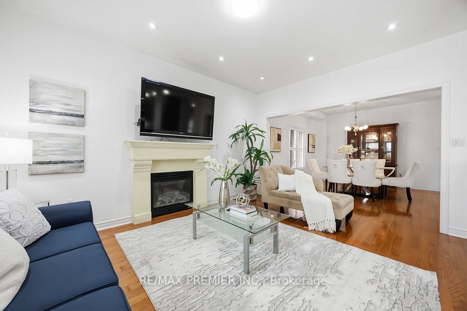 40 Ann Louise Crescent, Markham, ON L3S 0A8 10