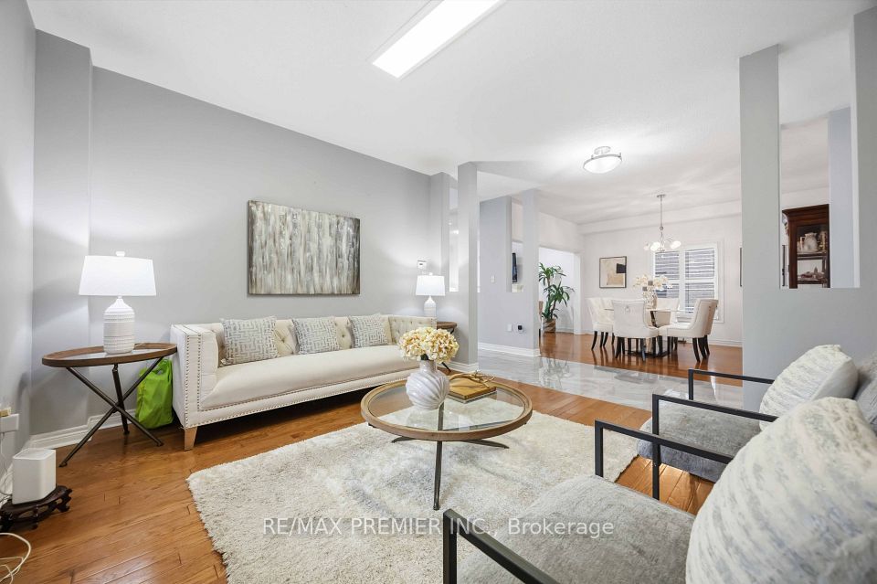 40 Ann Louise Crescent, Markham, ON L3S 0A8 4