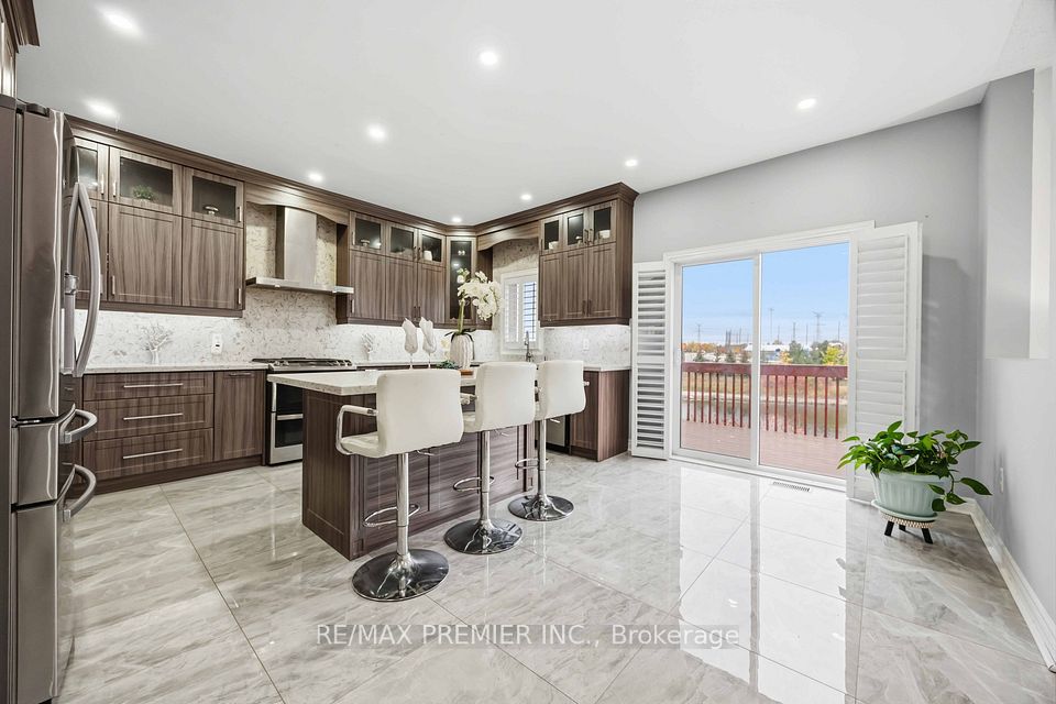 40 Ann Louise Crescent, Markham, ON L3S 0A8 13