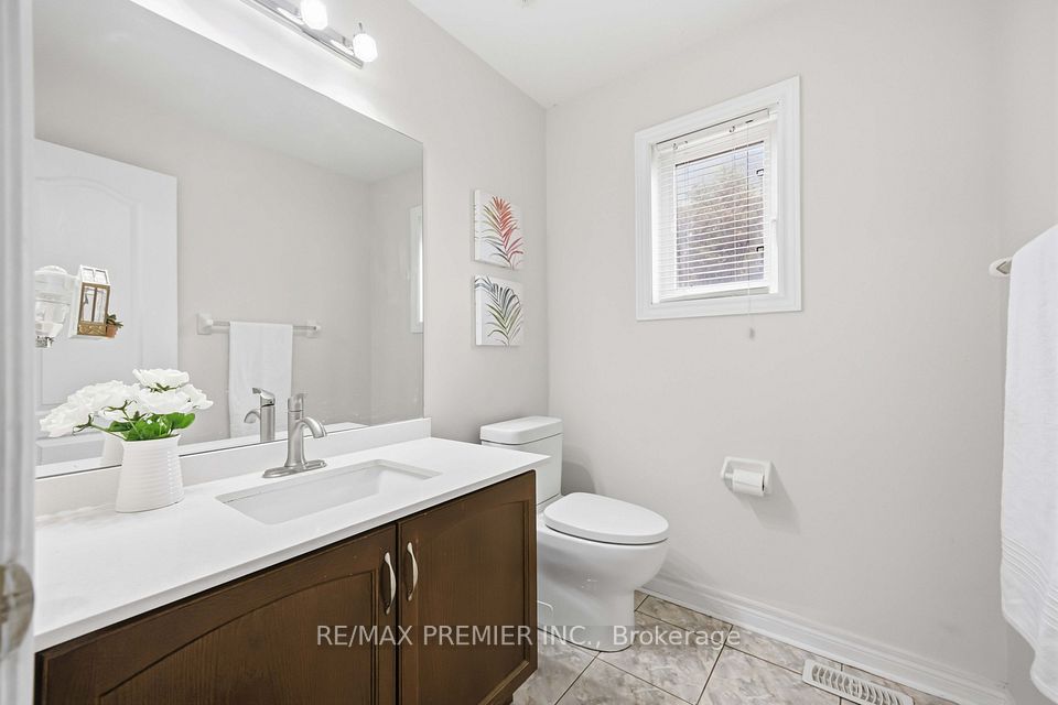 40 Ann Louise Crescent, Markham, ON L3S 0A8 16