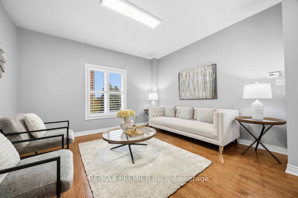 40 Ann Louise Crescent, Markham, ON L3S 0A8 3