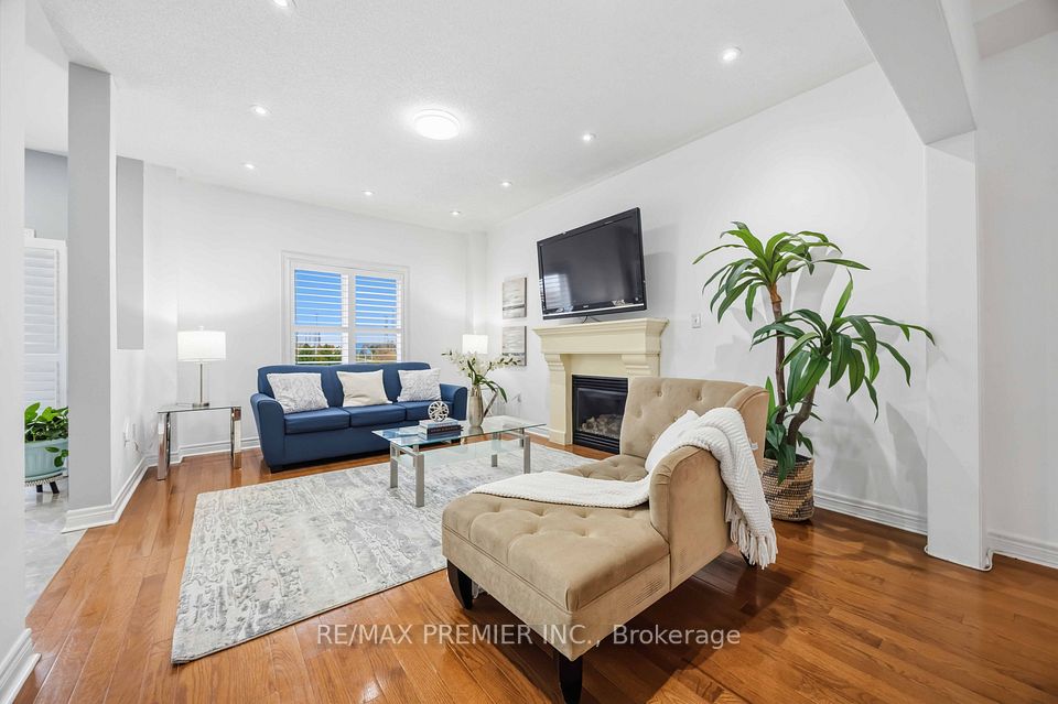 40 Ann Louise Crescent, Markham, ON L3S 0A8 8