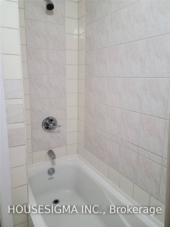 329 Bathurst Glen Drive B1, Vaughan, ON L4J 9A3 10