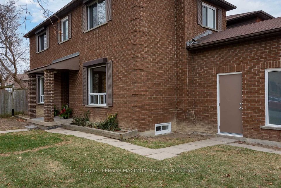 97 Coles Avenue, Vaughan, ON L4L 1L8 4