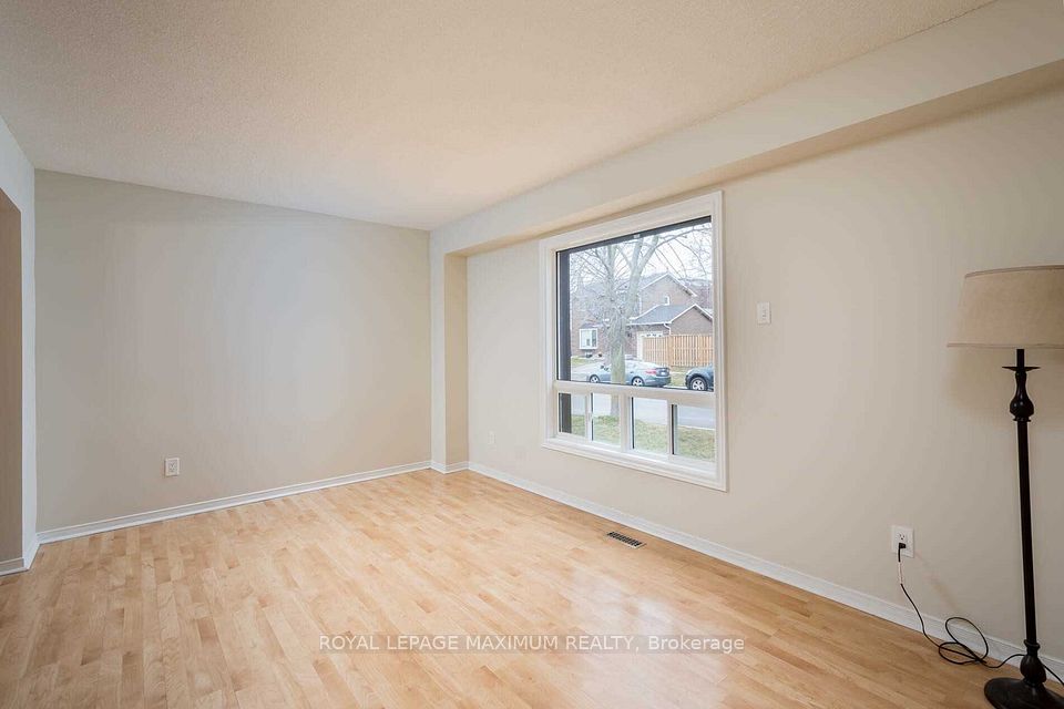 97 Coles Avenue, Vaughan, ON L4L 1L8 9
