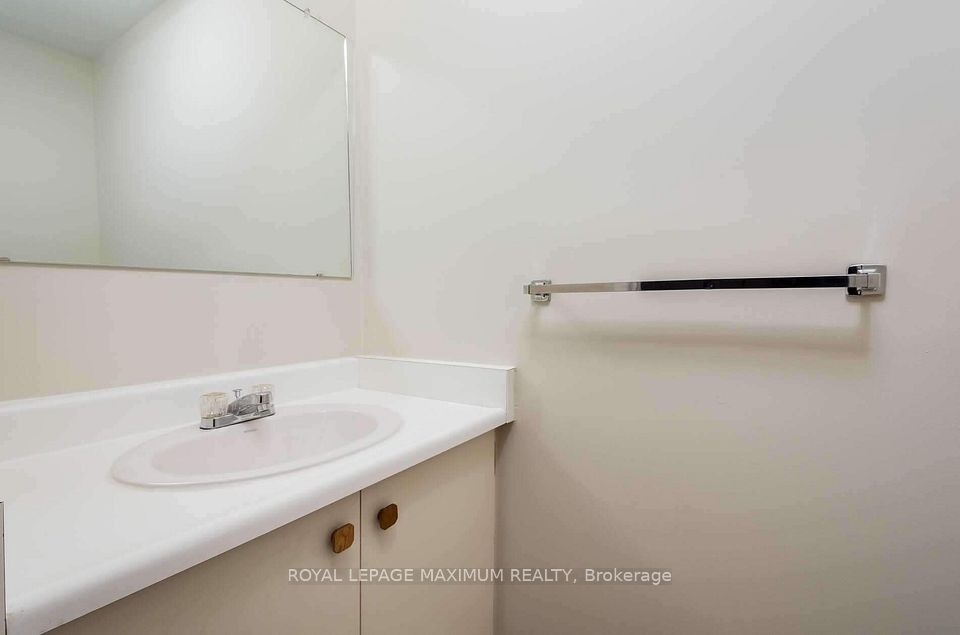 97 Coles Avenue, Vaughan, ON L4L 1L8 24