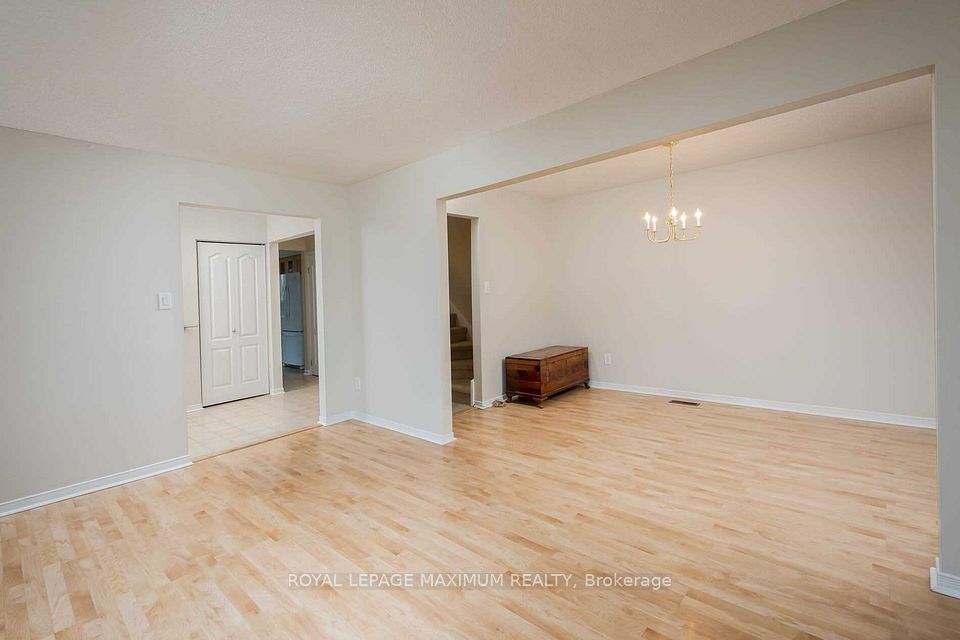 97 Coles Avenue, Vaughan, ON L4L 1L8 10