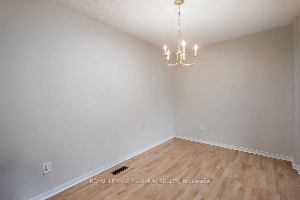 97 Coles Avenue, Vaughan, ON L4L 1L8 11