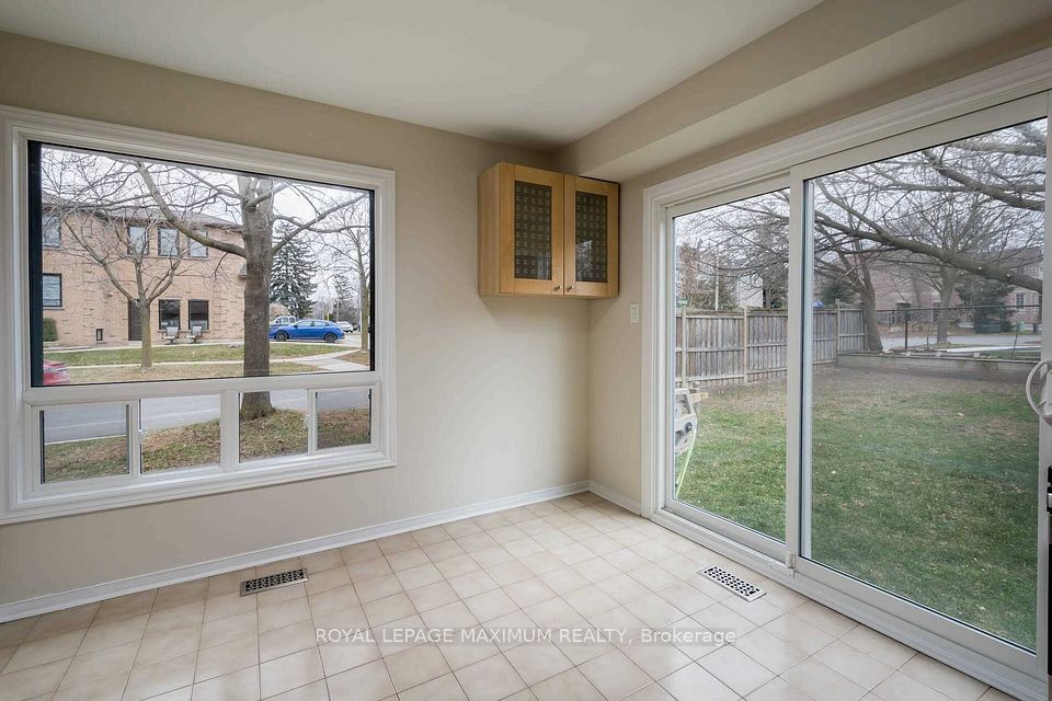 97 Coles Avenue, Vaughan, ON L4L 1L8 17