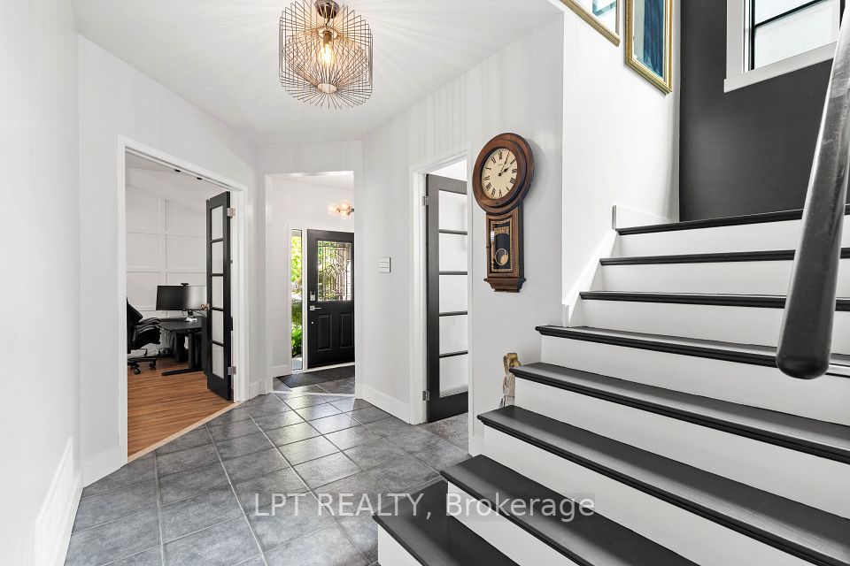 416 Flanagan Court, Newmarket, ON L3X 2E9 12