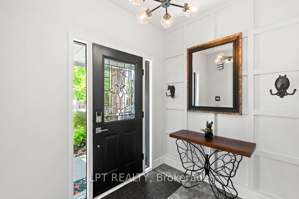 416 Flanagan Court, Newmarket, ON L3X 2E9 6
