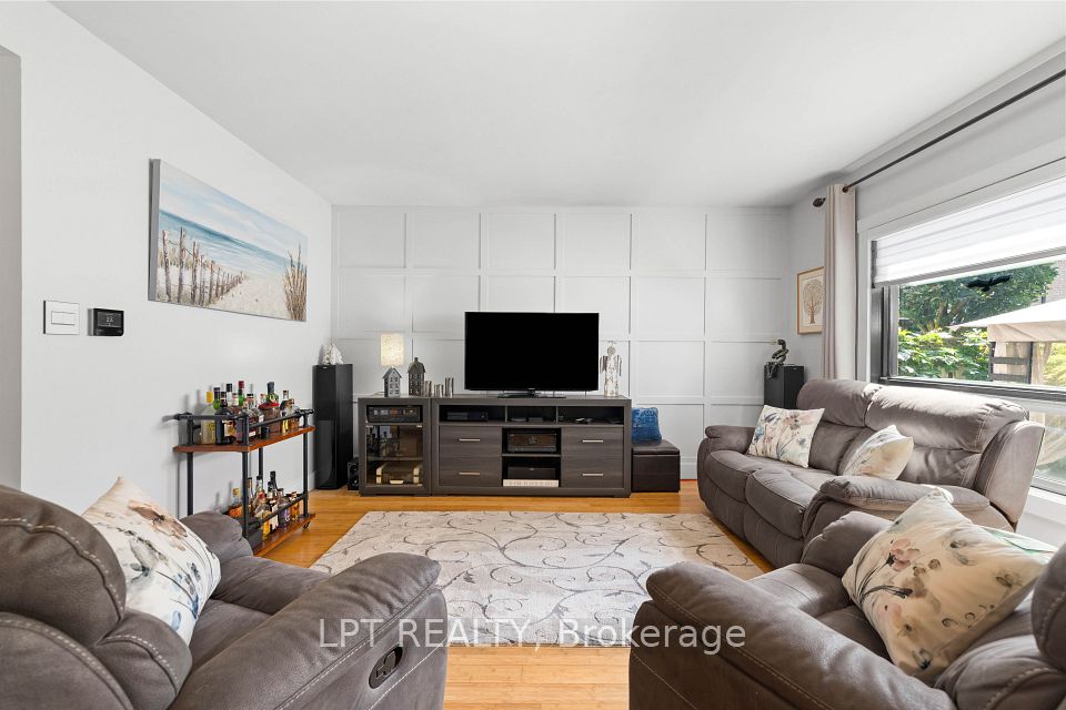 416 Flanagan Court, Newmarket, ON L3X 2E9 16