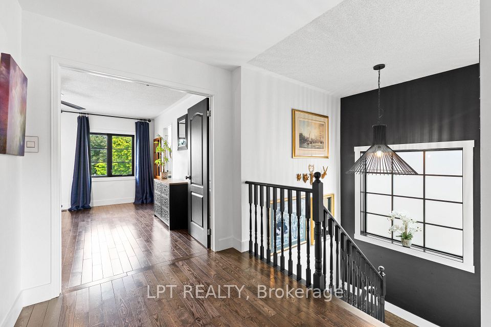 416 Flanagan Court, Newmarket, ON L3X 2E9 24