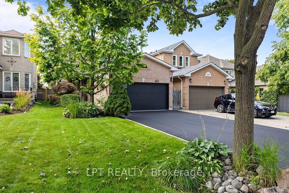 416 Flanagan Court, Newmarket, ON L3X 2E9 3