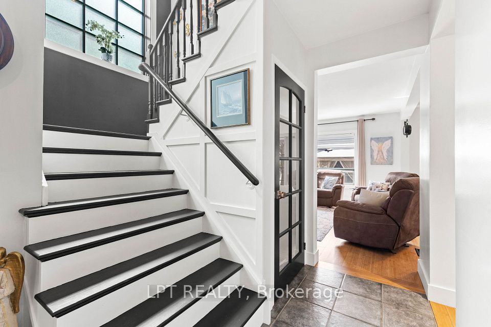 416 Flanagan Court, Newmarket, ON L3X 2E9 14