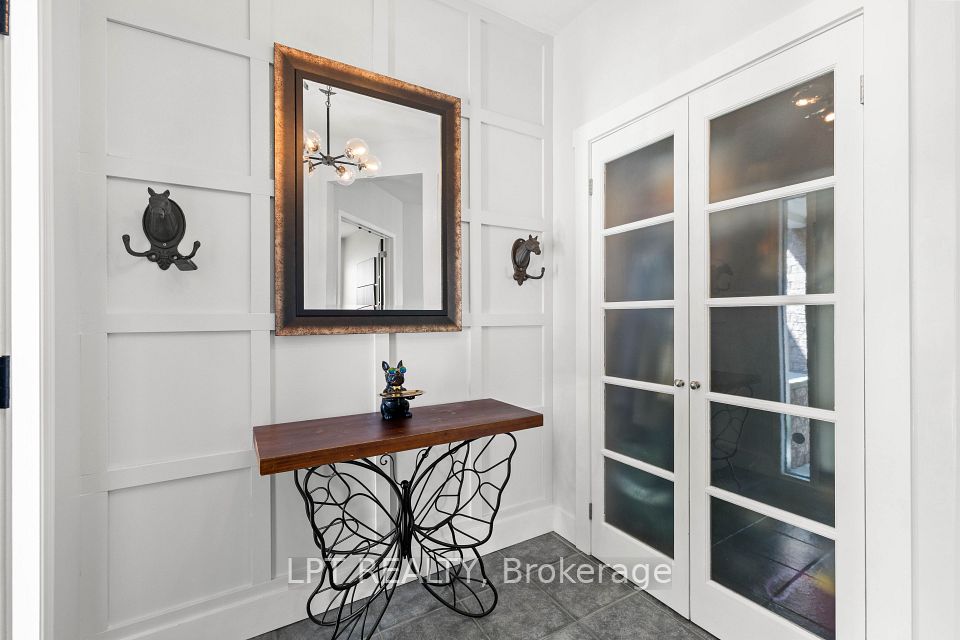 416 Flanagan Court, Newmarket, ON L3X 2E9 7