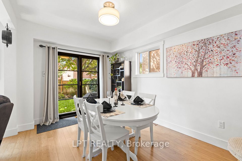 416 Flanagan Court, Newmarket, ON L3X 2E9 22
