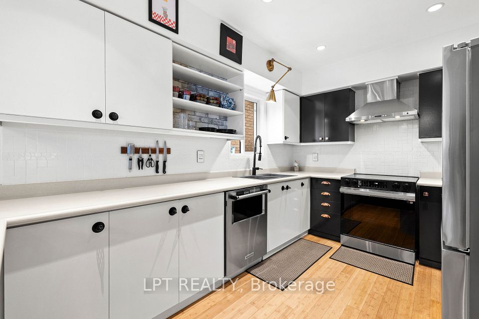 416 Flanagan Court, Newmarket, ON L3X 2E9 19