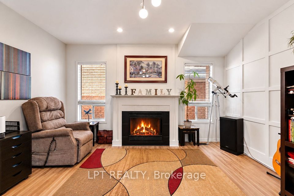 416 Flanagan Court, Newmarket, ON L3X 2E9 10