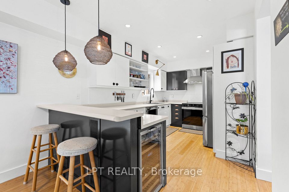 416 Flanagan Court, Newmarket, ON L3X 2E9 18