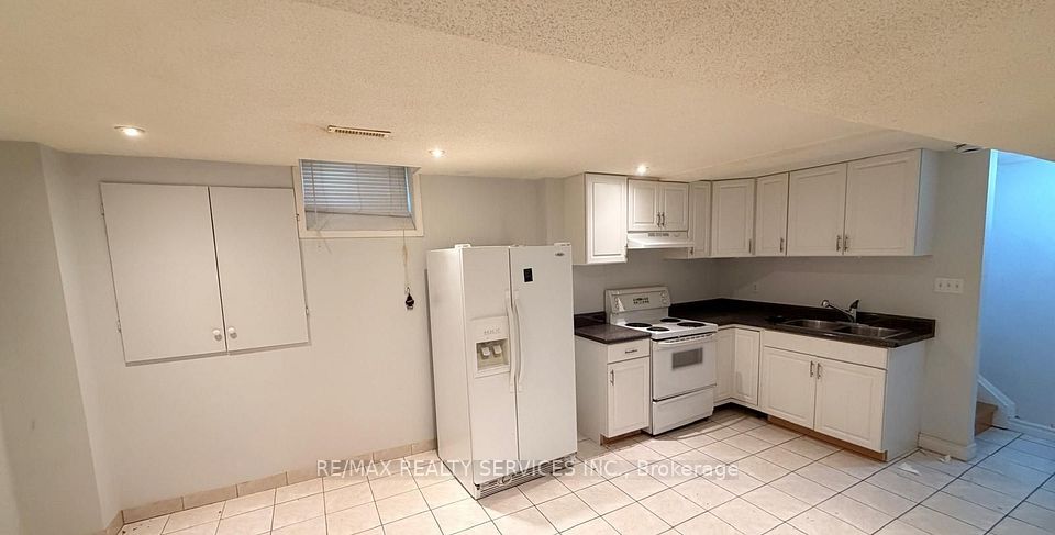 36 Windward Crescent BASEMENT, Vaughan, ON L6A 3G5 2