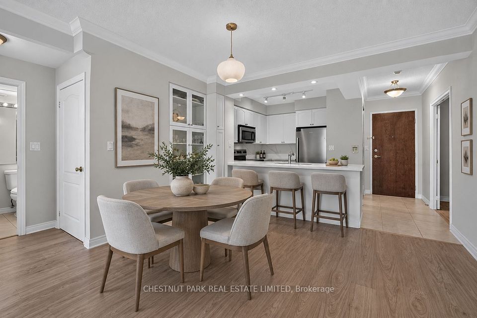 100 Promenade Circle 205, Vaughan, ON L4J 7W7 8