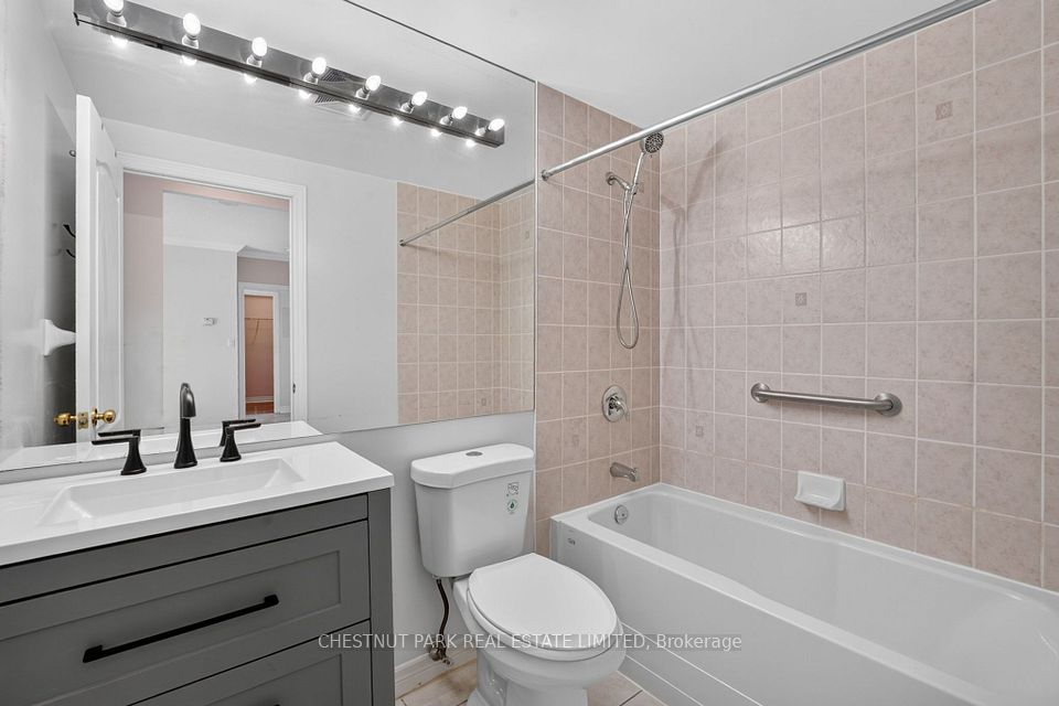 100 Promenade Circle 205, Vaughan, ON L4J 7W7 14