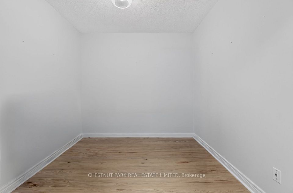 100 Promenade Circle 205, Vaughan, ON L4J 7W7 6