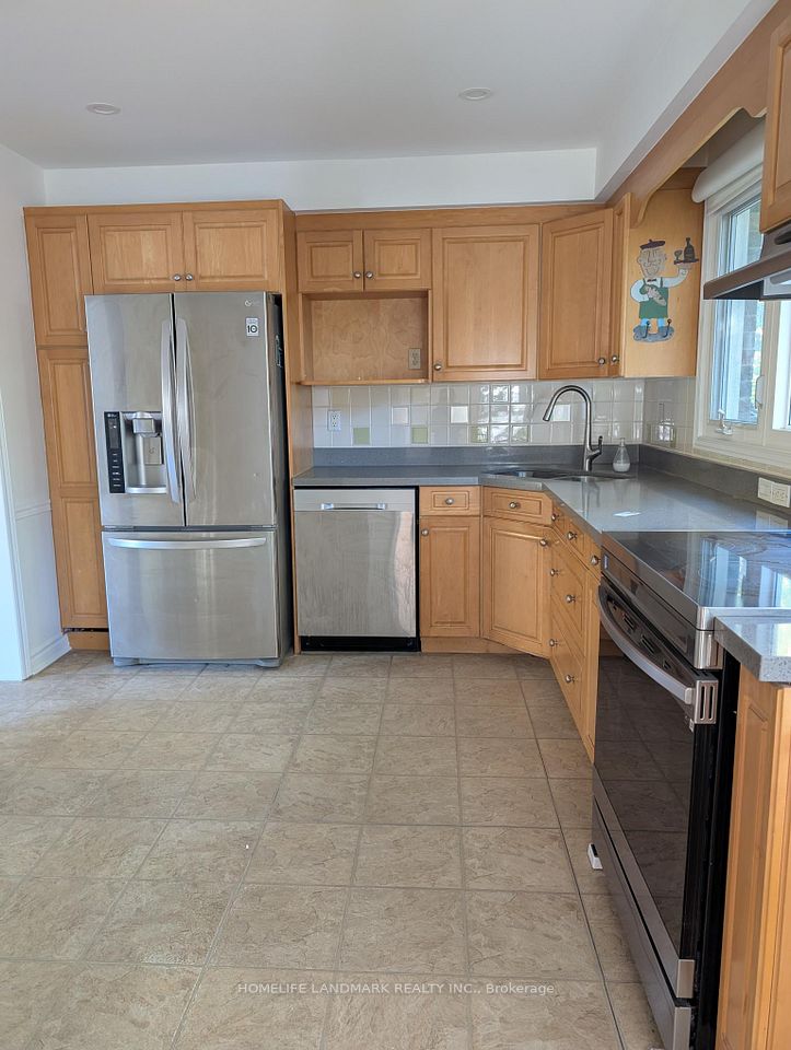 77 Parkway Avenue, Markham, ON L3P 2H1 3