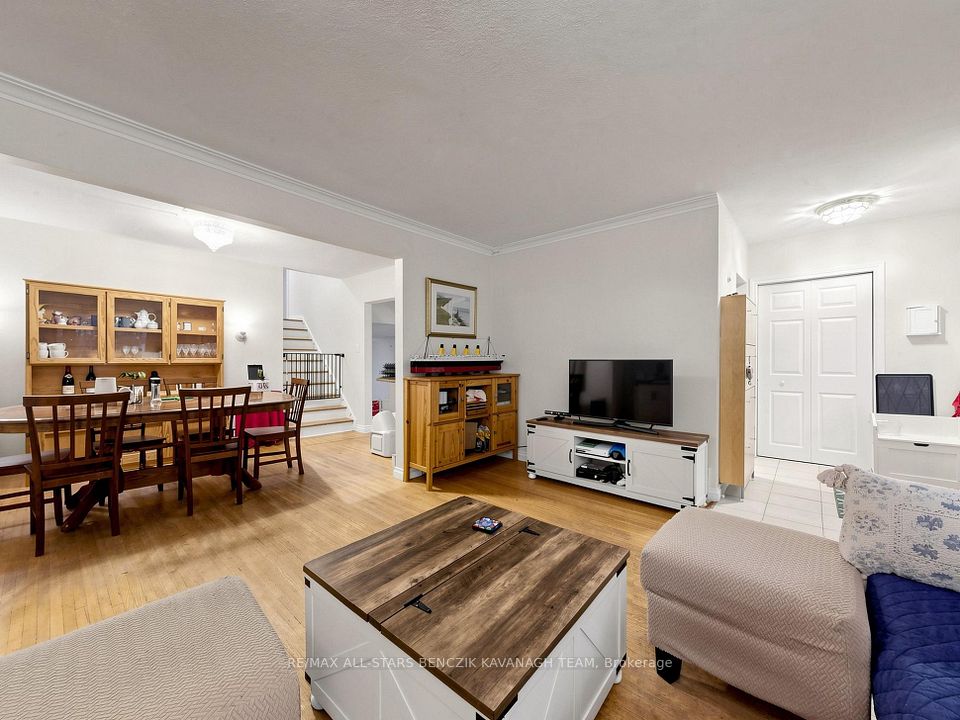171 Church Street, Markham, ON L3P 2M2 4