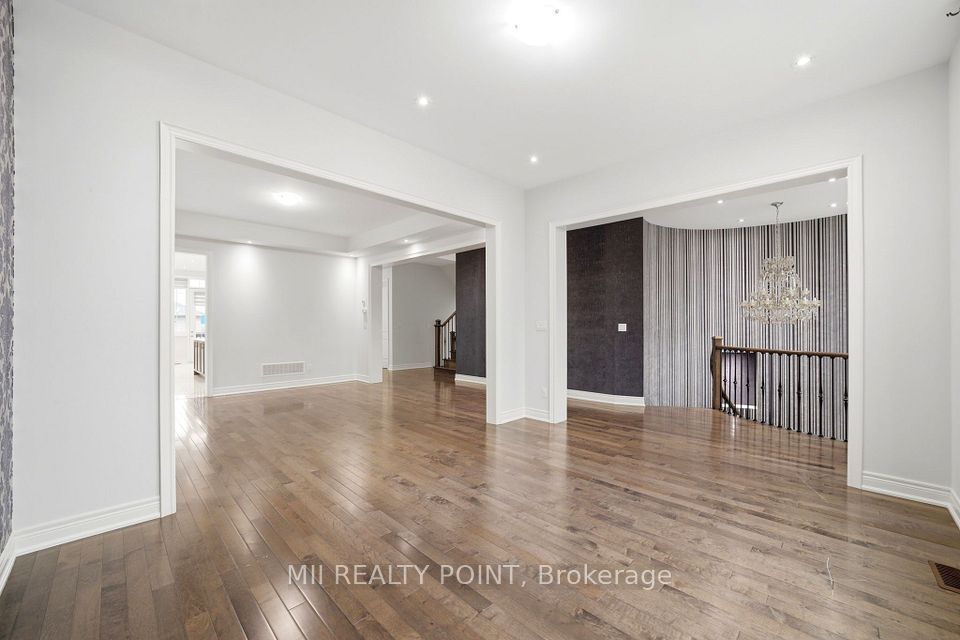 135 Abner Miles Drive, Vaughan, ON L6A 4X4 6