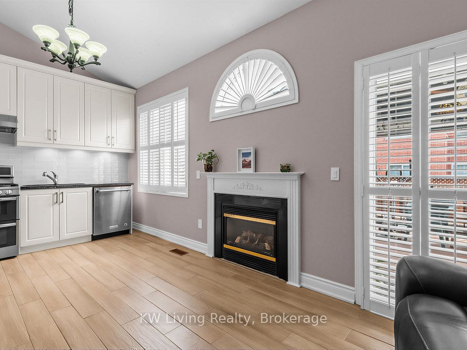 21 Cliveden Place, Markham, ON L6C 2S4 13