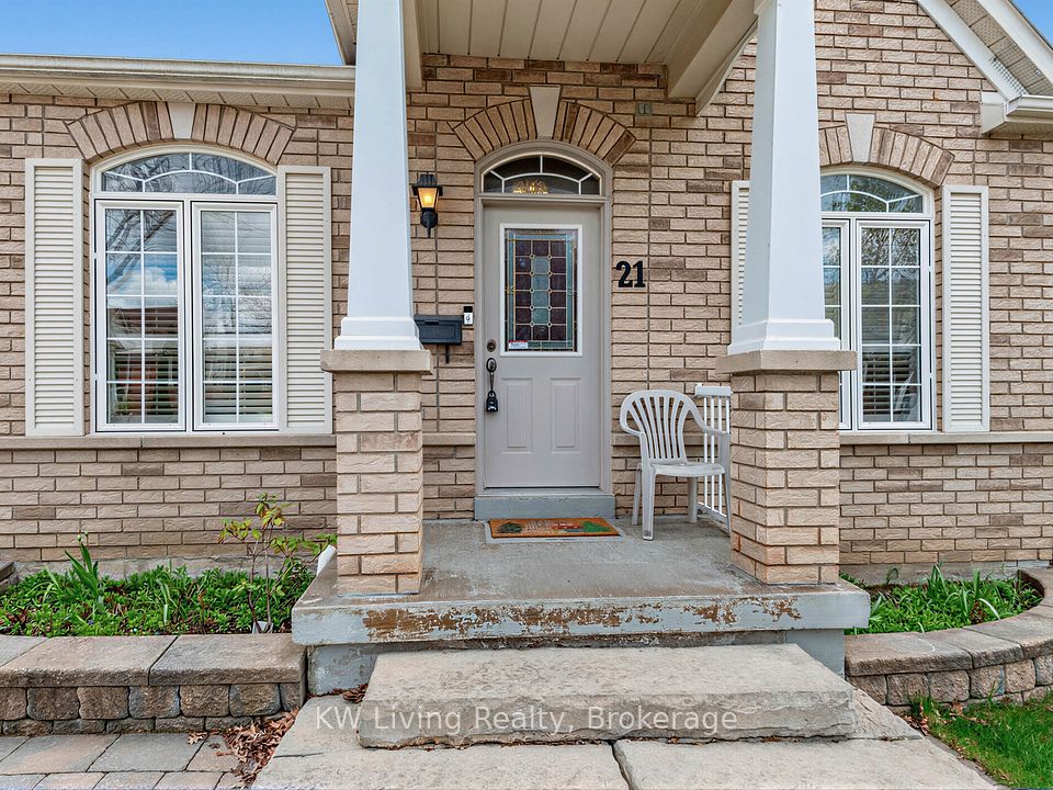 21 Cliveden Place, Markham, ON L6C 2S4 3