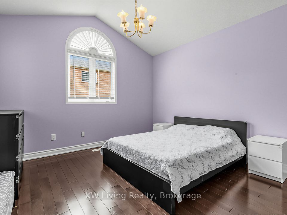 21 Cliveden Place, Markham, ON L6C 2S4 18