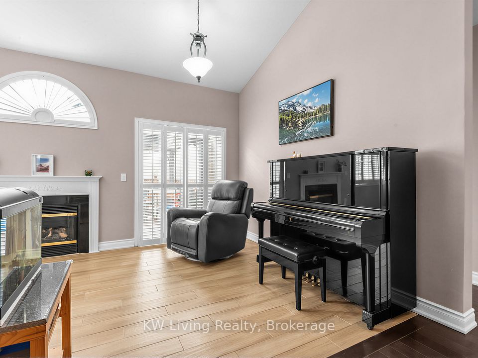 21 Cliveden Place, Markham, ON L6C 2S4 12