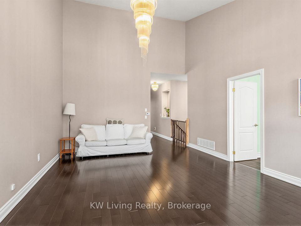 21 Cliveden Place, Markham, ON L6C 2S4 8