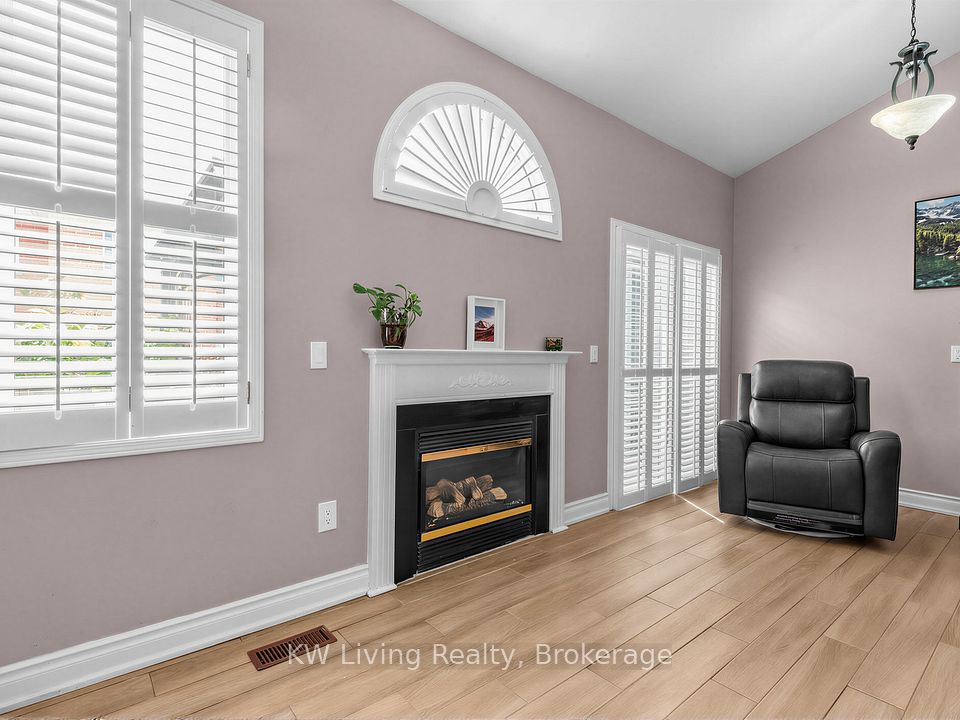 21 Cliveden Place, Markham, ON L6C 2S4 16