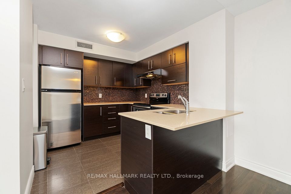 253 South Park Road 308, Markham, ON L3T 0B4 8