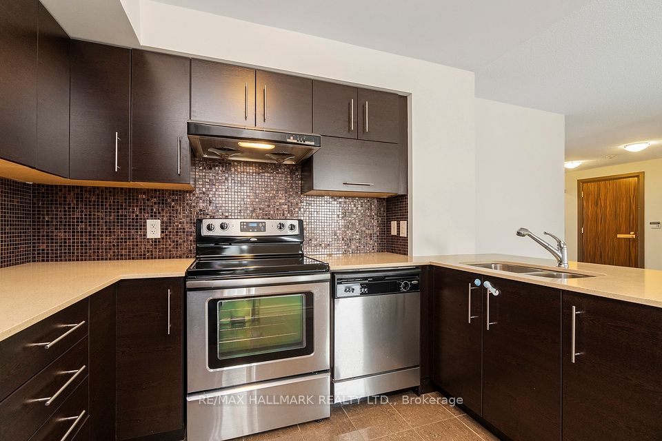 253 South Park Road 308, Markham, ON L3T 0B4 9